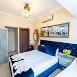 Boutique Sultan & Restauran מלון