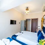 Boutique Sultan & Restauran מלון