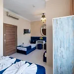 Boutique Sultan & Restauran מלון